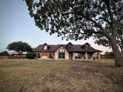 4230 Zachs Ct, Midlothian, TX 76065