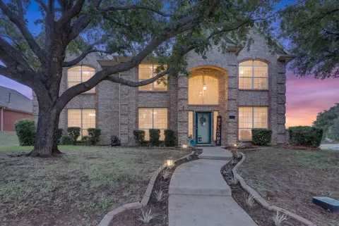 901 Brittany Dr, Lewisville, TX 75067