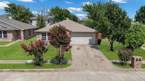 5132 Bedfordshire Dr, Fort Worth, TX 76135
