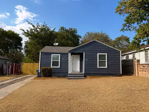 2801 Burchill Rd S, Fort Worth, TX 76105