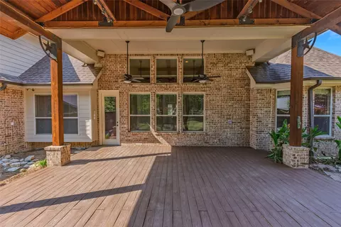 Exterior - 2007 Creekview Dr, Commerce, TX 75428 photo 5 of 9