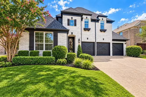 900 Southern Hills Way, Aubrey, TX 76227