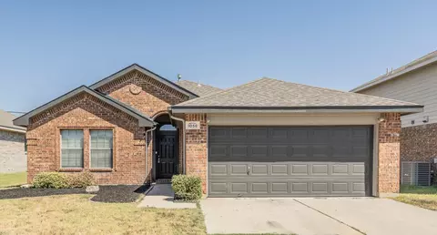 1056 Breeders Cup Dr, Fort Worth, TX 76179