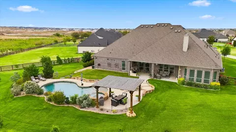 533 Eastmeadow Ln, Northlake, TX 76226
