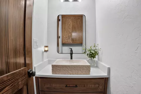 Bath - 2388 Lansing Switch Rd, Longview, TX 75602 photo 7 of 8
