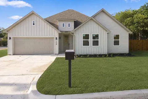 716 Dalton St, Weatherford, TX 76086