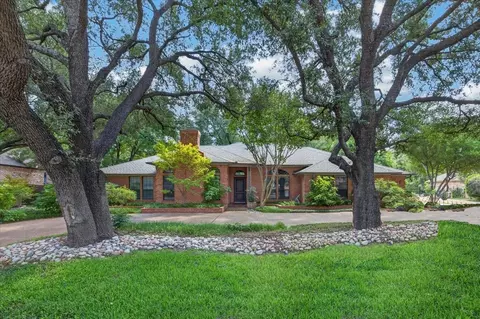 3613 Ridglea Country Club Dr, Fort Worth, TX 76116