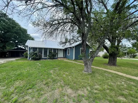 612 N Main St, Graford, TX 76449