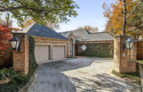 17 Stonecourt Cir, Dallas, TX 75225