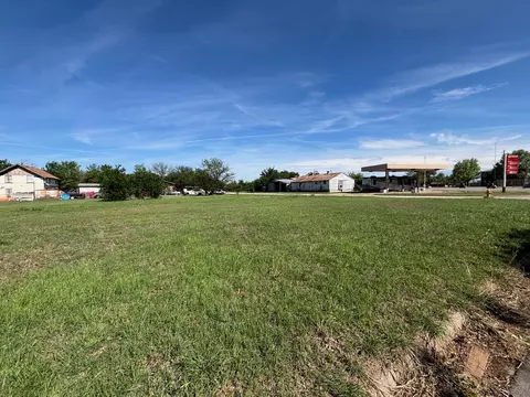 1215 N 1st St, Wichita Falls, TX 76306