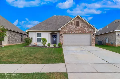 221 Hyperion St, Bossier City, LA 71111