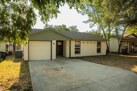4741 Mccart Ave, Fort Worth, TX 76115