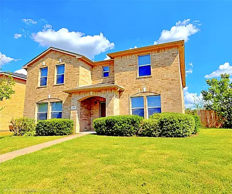 1336 Falcon Trl, Cedar Hill, TX 75104
