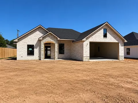 229 Central Park Ct, Athens, TX 75751