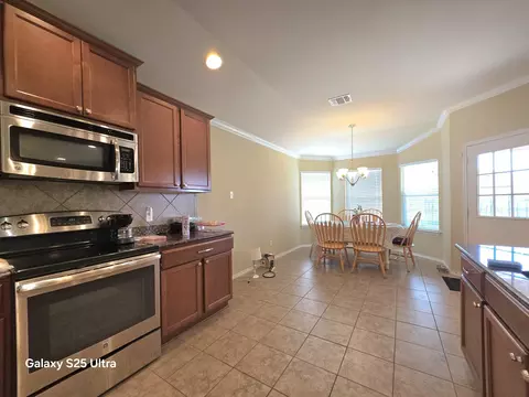 Kitchen - 9805 Shallow Creek Dr, Waco, TX 76708 photo 2 of 2