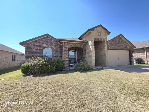 Exterior - 9805 Shallow Creek Dr, Waco, TX 76708 photo 4 of 6