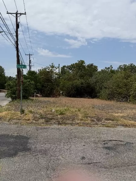 323 David Dr, Waco, TX 76707 photo 2