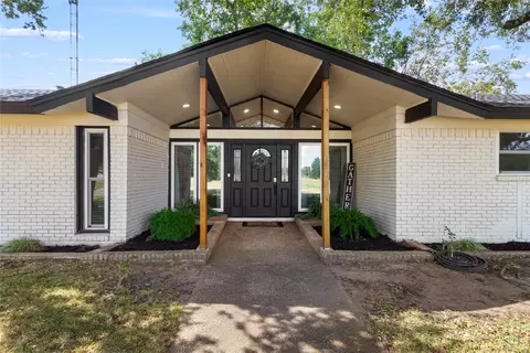 221 Laurel Ln, Fairfield, TX 75840