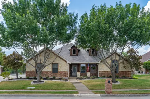 201 Midnight Dr, Royse City, TX 75189