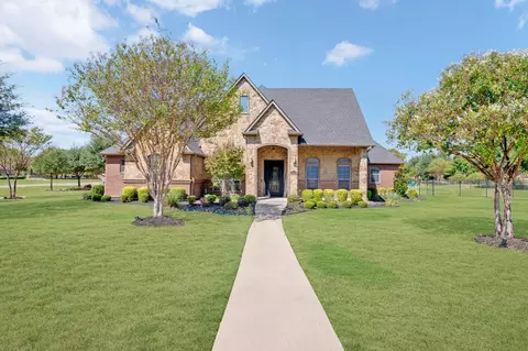 3833 Eagles Nest Trl, Burleson, TX 76028