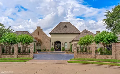 104 Belle Maison Ct, Bossier City, LA 71111