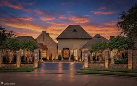 104 Belle Maison Ct, Bossier City, LA 71111