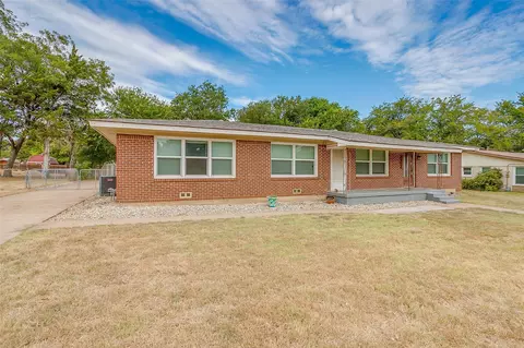 1208 Warden St, Benbrook, TX 76126
