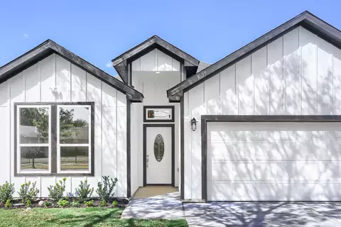 525 NW 17th St, Grand Prairie, TX 75050