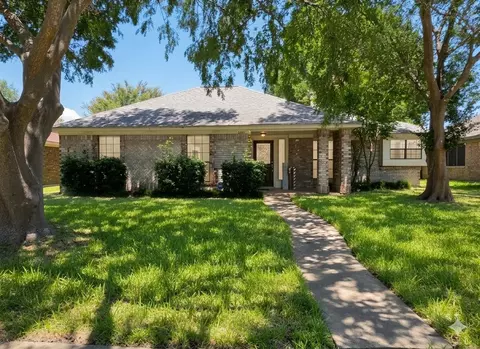 2401 Cortland Cir, Rowlett, TX 75088