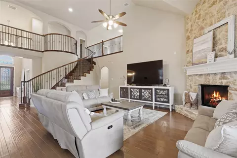 1808 River Run Dr, Desoto, TX 75115
