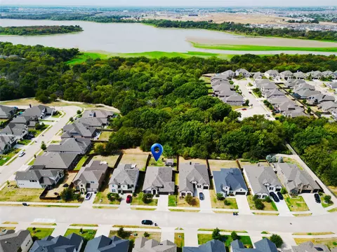 628 Lake Cove Dr, Little Elm, TX 75068