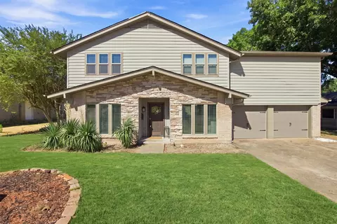 12235 Treeview Ln, Farmers Branch, TX 75234