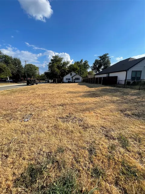 516 S Edgewood Ter, Fort Worth, TX 76103