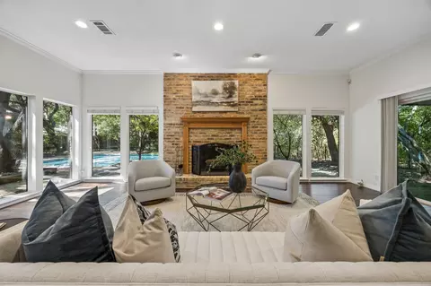 6542 Clearhaven Cir, Dallas, TX 75248