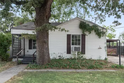 1017 Clarence St W, Fort Worth, TX 76117