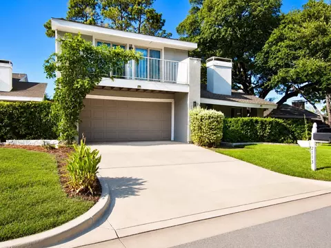 2113 Oakwood Ln, Arlington, TX 76012