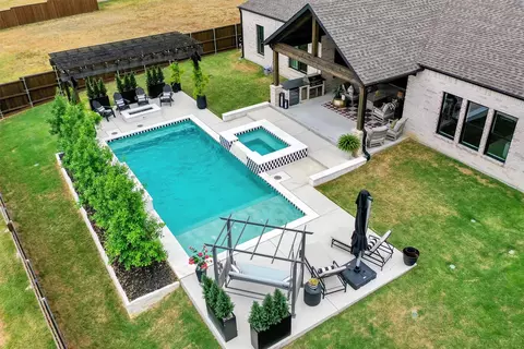 2702 Stonecrest Dr, Sherman, TX 75092
