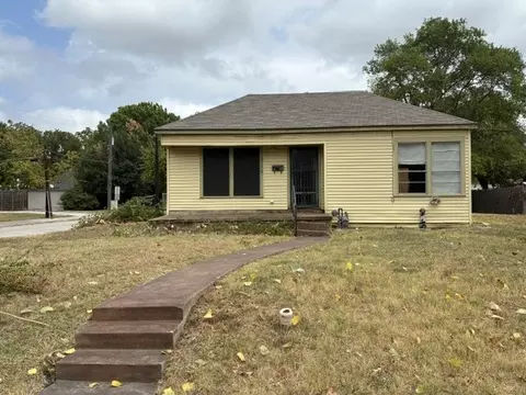 316 N Washington St, Farmersville, TX 75442