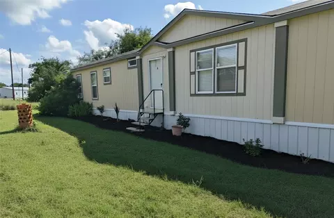 237 High Bluff Dr, Bridgeport, TX 76426