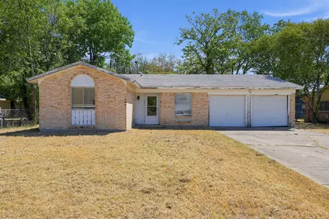4604 Navajo Trl, Balch Springs, TX 75180