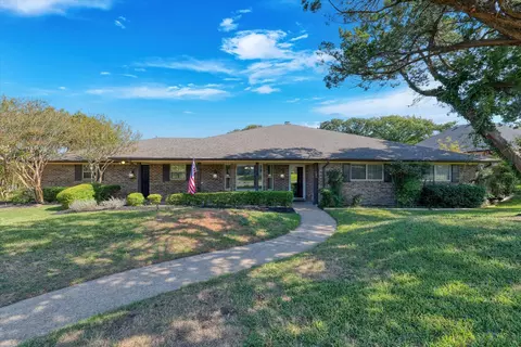 705 Poage Dr, Woodway, TX 76712