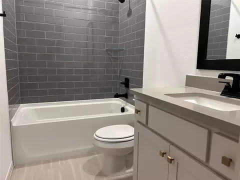Bath - 2712 Rolling Meadow Rd, Celina, TX 75009 photo 5 of 5