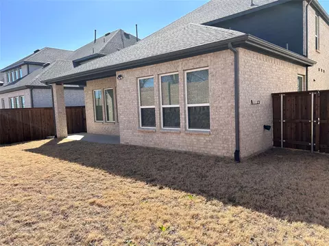 Exterior - 2712 Rolling Meadow Rd, Celina, TX 75009 photo 2 of 2