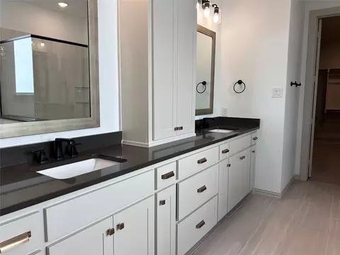 Bath - 2712 Rolling Meadow Rd, Celina, TX 75009 photo 1 of 5