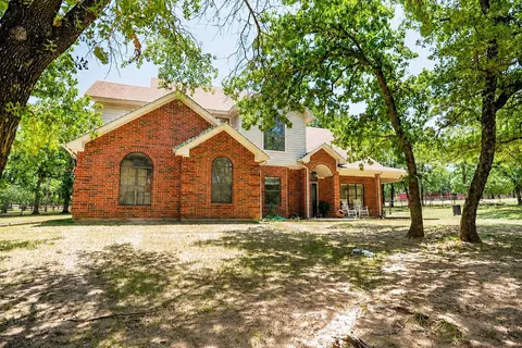 696 Indian Trl, Decatur, TX 76234