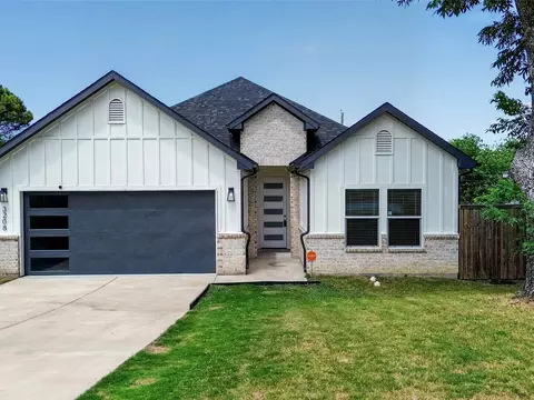 3208 31st St, Fort Worth, TX 76106