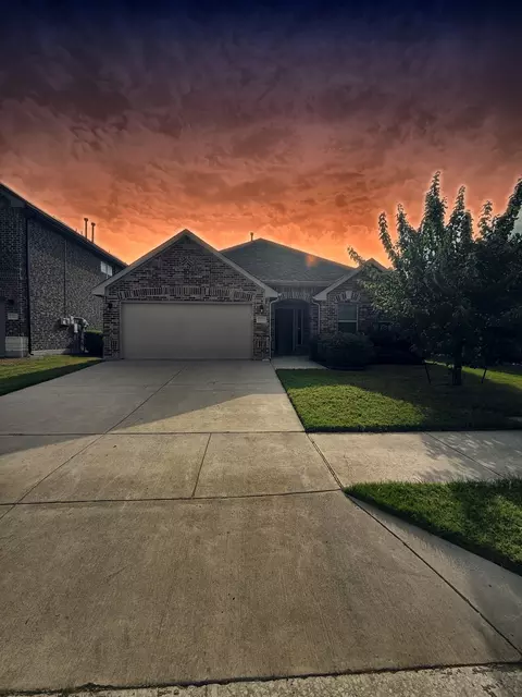 725 Bird Creek Dr, Little Elm, TX 75068
