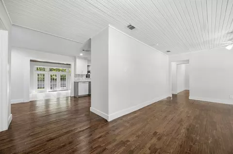 Living - 414 Maple Dr, Terrell, TX 75160 photo 6 of 11