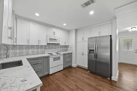 Kitchen - 414 Maple Dr, Terrell, TX 75160 photo 3 of 3