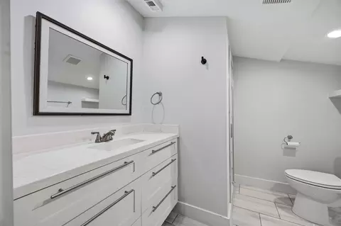 Bath - 414 Maple Dr, Terrell, TX 75160 photo 1 of 2